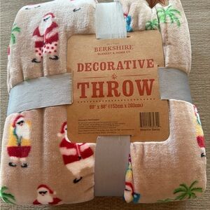 NWT. Berkshire Beige Christmas Santa Festive Throw Blanket 60x80